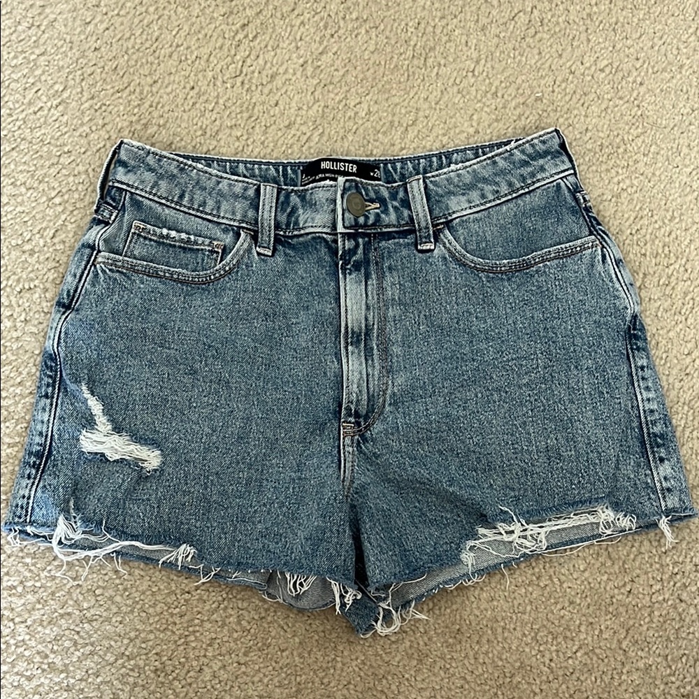 Hollister Ultra high-rise mom short